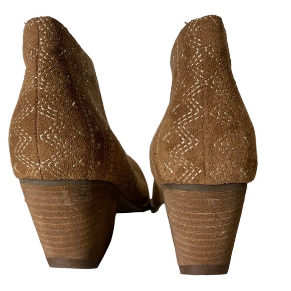 Anthropologie AMUSE SOCIETY x MATISSE Tan Faux Suede Stitched Cruz Ankle Boots - Picture 6 of 13
